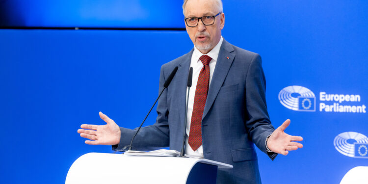 L'eurodeputato del Partito popolare europeo e relatore ufficiale del programma Erasmus, Bogdan Zdrojewski. Crediti: Parlamento europeo
