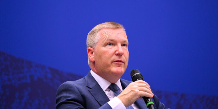 Il commissario europeo per la Democrazia, la giustizia, lo Stato di diritto e la tutela dei consumatori, Michael McGrath. Crediti: Parlamento europeo