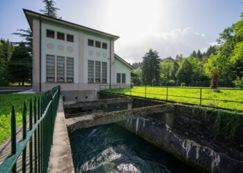 CENTRALE IDROELETTRICA (Imagoeconomica)