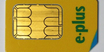 Una carta SIM per telefoni [foto: Wikimedia Commons]