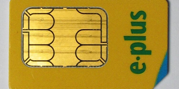 Una carta SIM per telefoni [foto: Wikimedia Commons]