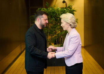 Il presidente dell'Ucraina, Volodymyr Zelenskyy, e la presidente della Commissione europea, Ursula von der Leyen. Crediti: Commissione europea