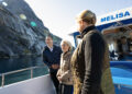 Da sinistra a destra il primo ministro della Groenlandia, Jens-Frederik Nielsen, la presidente della Commissione europea, Ursula von der Leyen, la prima ministra della Danimarca, Mette Frederiksen. Crediti: Commissione europea