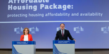 Da sinistra a destra, la commissaria europea per la Concorrenza, Teresa Ribera, e il commissario europeo per l'Energia, Dan Jørgensen. Crediti: Commissione europea
