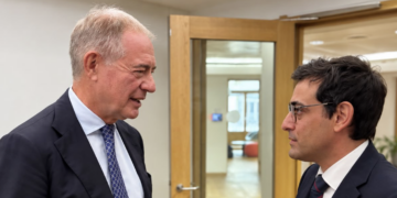ll ministro delle Imprese e del Made in Italy, Adolfo Urso, e il vicepresidente esecutivo responsabile per la Strategia industriale, Stephane Séjourné. Crediti: Canali social del ministro Adolfo Urso 