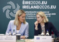 L'Alta rappresentante per la Politica estera e di sicurezza dell'UE, Kaja Kallas (destra), con la ministra degli Esteri dell'Irlanda Helen McEntee [Wicklow, Irlanda, 2 settembre 2026. Foto: European Council]