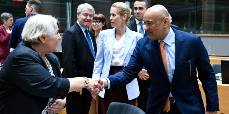 L'Alta rappresentante per la politica estera e di sicurezza dell'UE, Kaja Kallas (al centro), in occasione di una riunione del consiglio Affari esteri [Bruxelles, 13 luglio 2026. Foto: European Council]