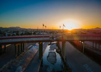 Tramonto a El Paso, Texas (Stati Uniti). Crediti: Nils Huenerfuerst via Unsplash