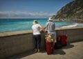 Turisti al Monterosso al Mare (Liguria). Crediti: Vidar Nordli-Mathisen via Unsplash