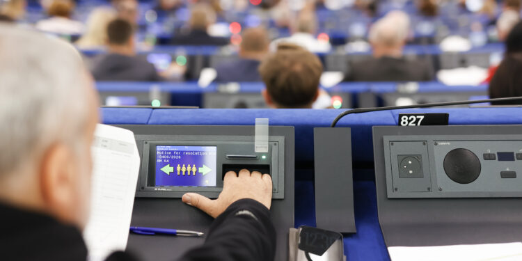 Voto alla sessione plenaria del Parlamento europeo di settembre. Crediti: Parlamento europeo