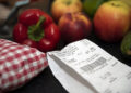 Caro vita e aumento del costo dei generi alimentari [foto: Lukasz Kobus/imagoeconomica]