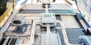 Fabbrica di auto elettriche cinese. Crediti: Imagoeconomica