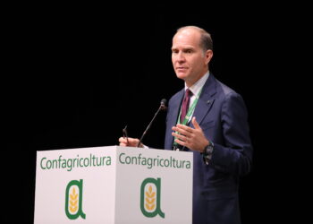 Il presidente di Confagricoltura, Massimiliano Giansanti, riconfermato all'unanimità alla guida del COPA. Ottobre 2026.