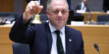 Il ministro di Stato presso il Ministro di Stato presso il Dipartimento del Taoiseach, Thomas Byrne. Crediti: Consiglio dell'Unione europea