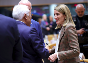 La presidente del Parlamento europeo, Roberta Metsola, con il presidente del Consiglio europeo, Antonio Costa [Bruxelles, 15 ottobre 2026. Foto: European Council]