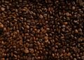 Chicchi di caffè. Crediti: Mike Kenneally via Unsplash